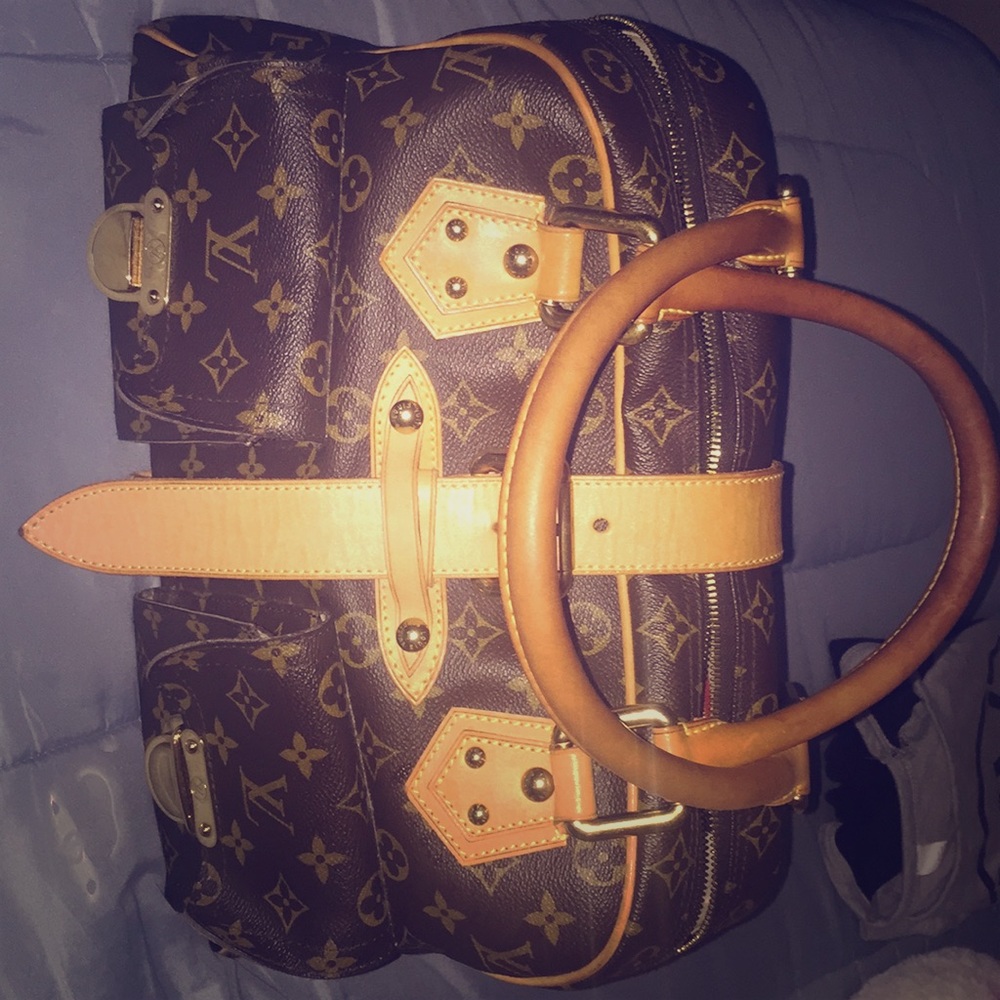 💞💞👜💯Authentic LV GM Manhattan 💞💞